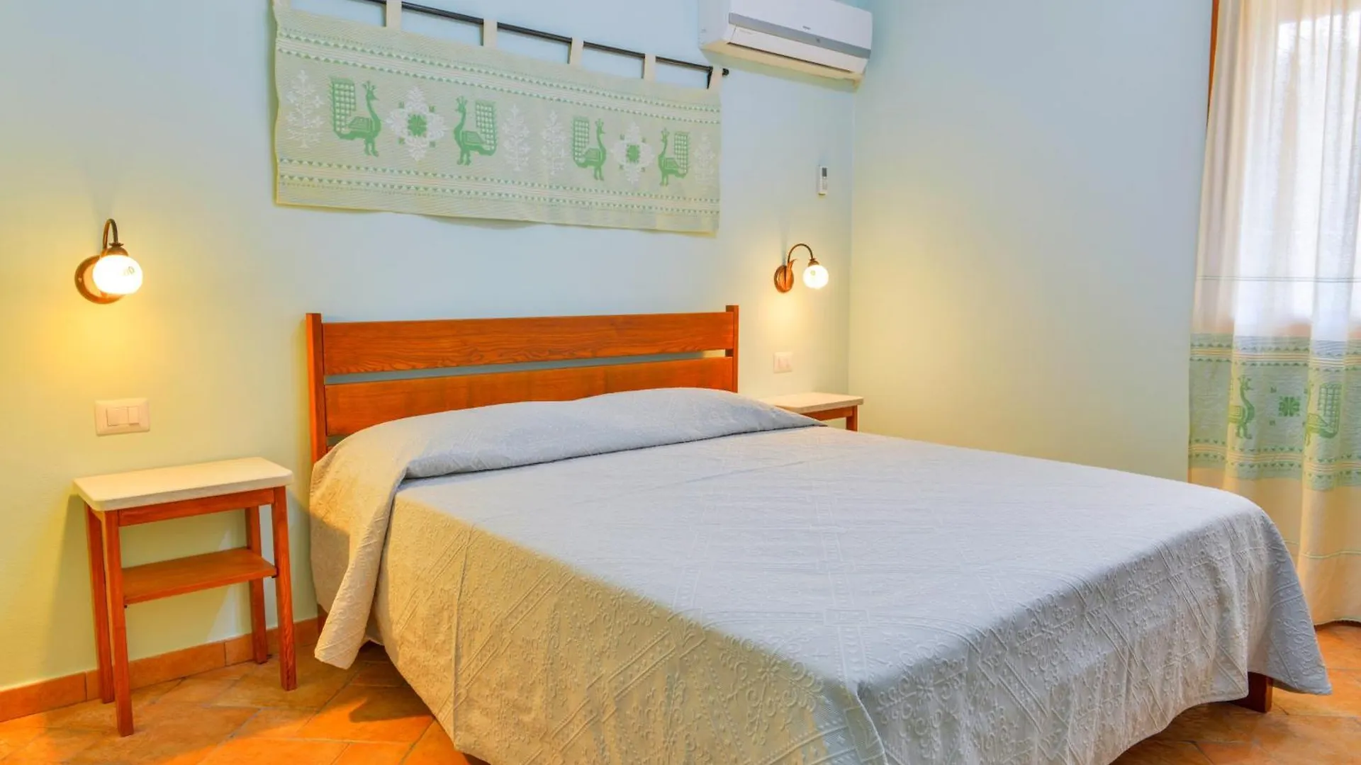 Bed and Breakfast Nuraghe Bianco Santa Maria la Palma 3*,